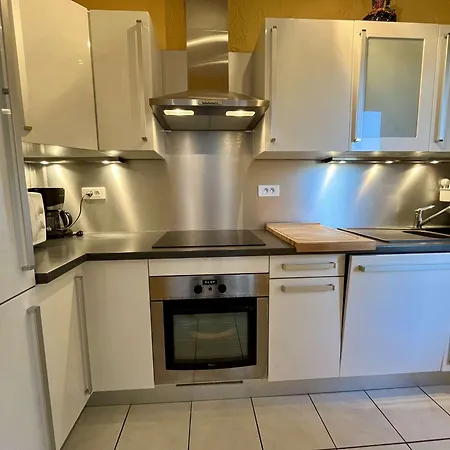 Climatise A Cavalaire-sur-mer, 2 Pieces, Parking Prive, Proche Plages Et Commerces - Fr-1-226b-181 Apartment *